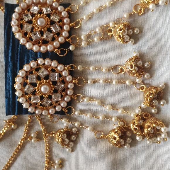 NWOT gold plated earings with hair chain - Picture 4 of 5